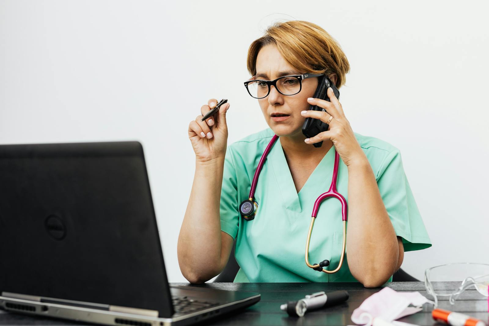 Multidisciplinary specialists in a case discussion